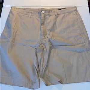 Vineyard Vines sz 35 CLUB khaki shorts